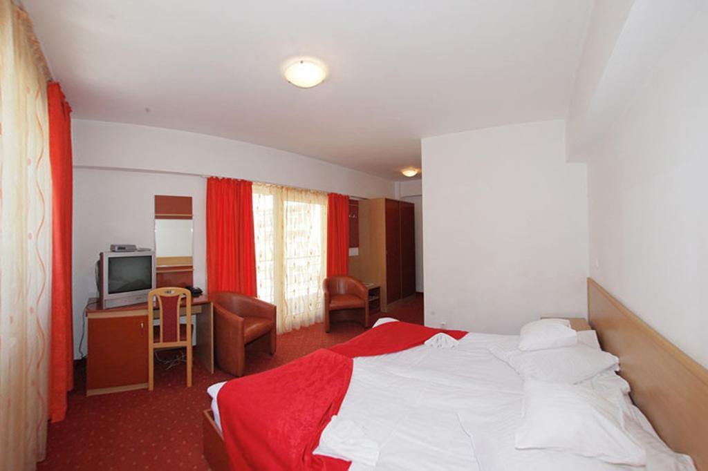 Hotel International Băile Herculane Habitación foto